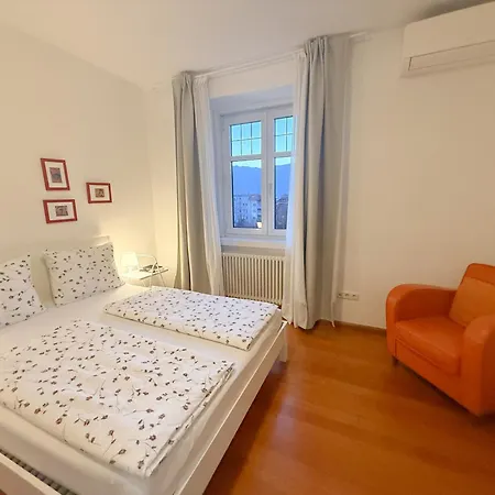 Apartmán With A View *